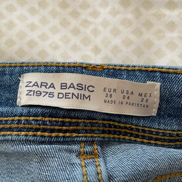 Zara Slim fit/Skinny Jeans. Size US04 - Picture 5 of 7